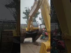 วิดีโอแสดงรถขุด Komatsu PC200-8